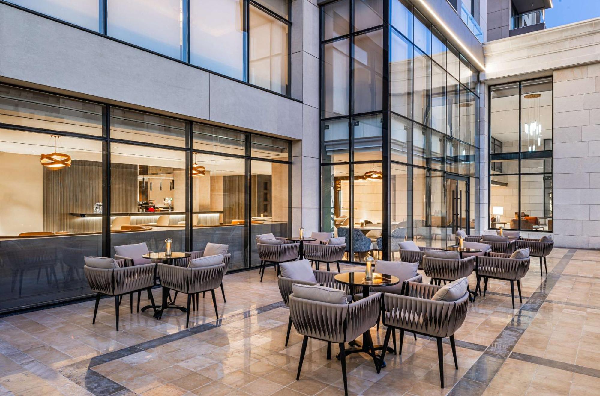 Doubletree By Hilton Amman Hotel & Residences Exterior photo